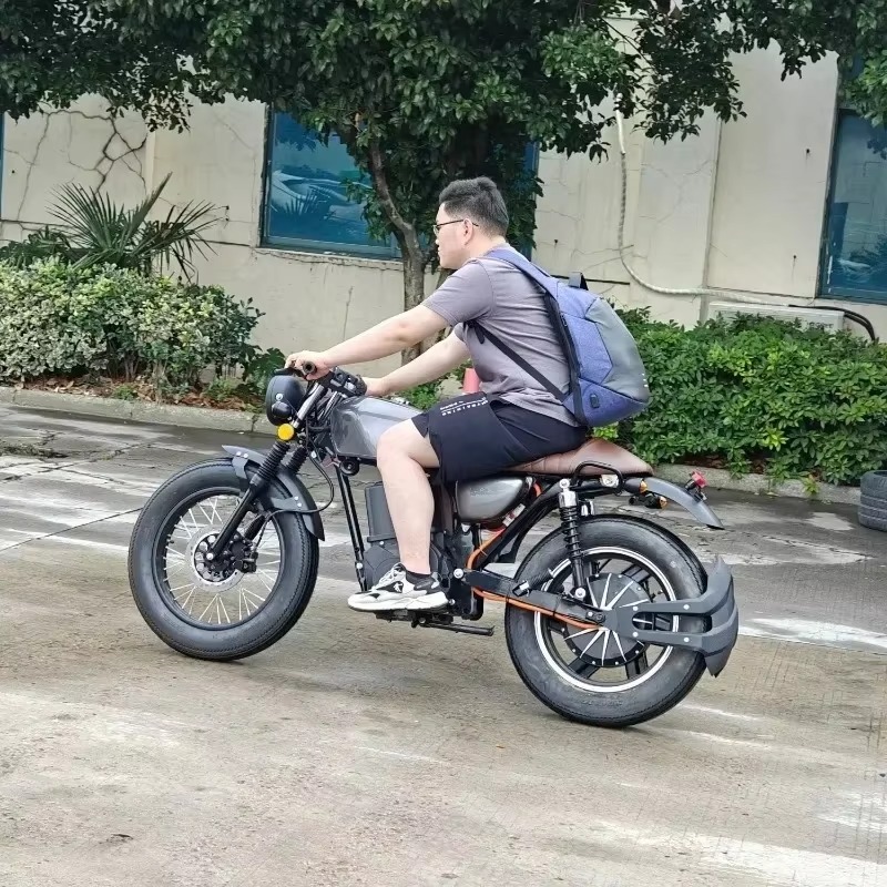 Moto CG 125 de style vintage,  - Electric Motorcycle 5000W avis et prix